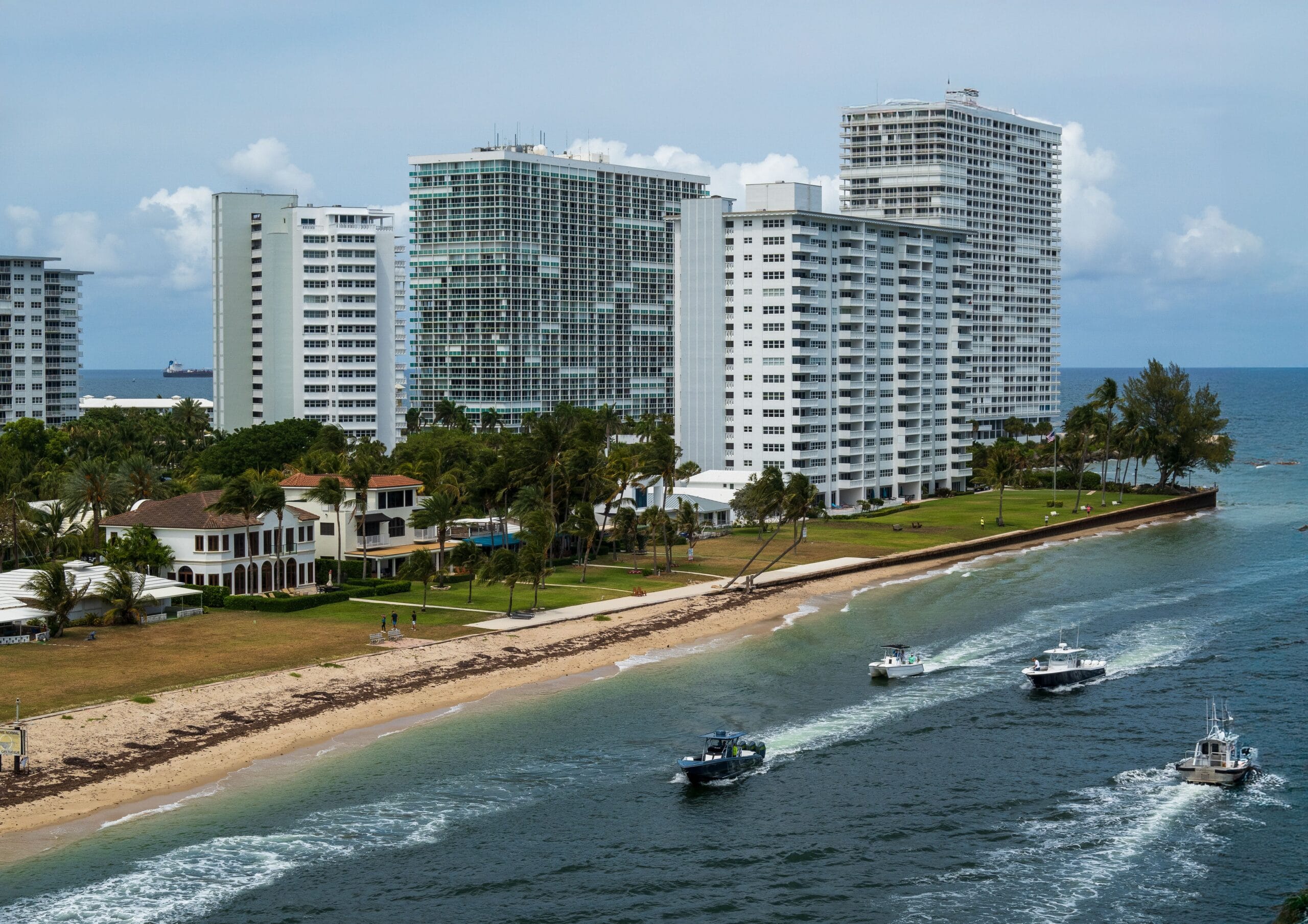Fort Lauderdale beachfront and hotels in South Florida